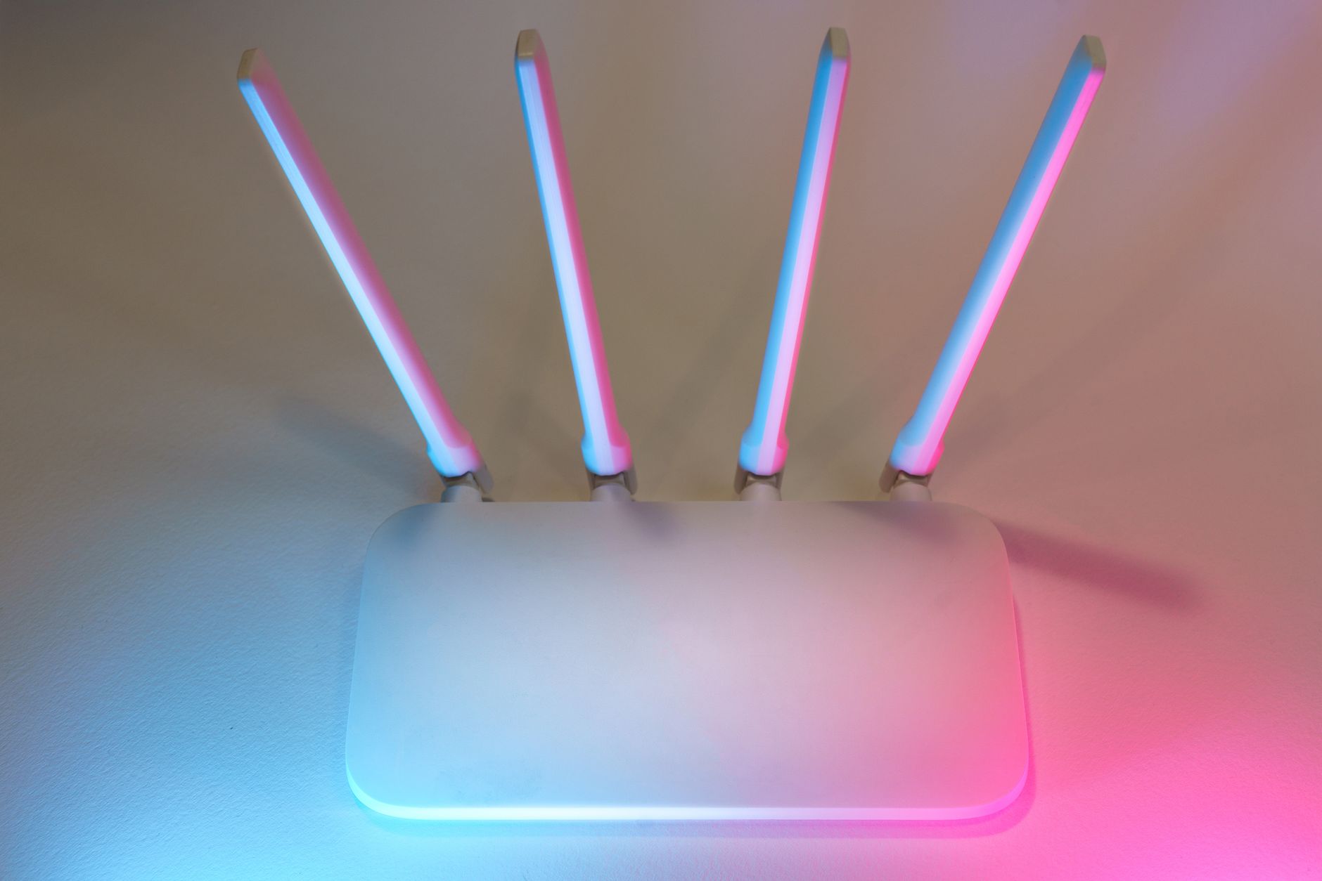 WiFi haute densité en stade et club sportif : tenir la connexion tribunes pleines