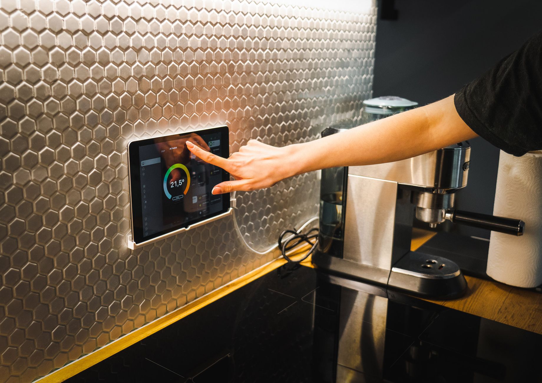 Control4, Crestron ou KNX : quel système domotique pour un bâtiment tertiaire ?