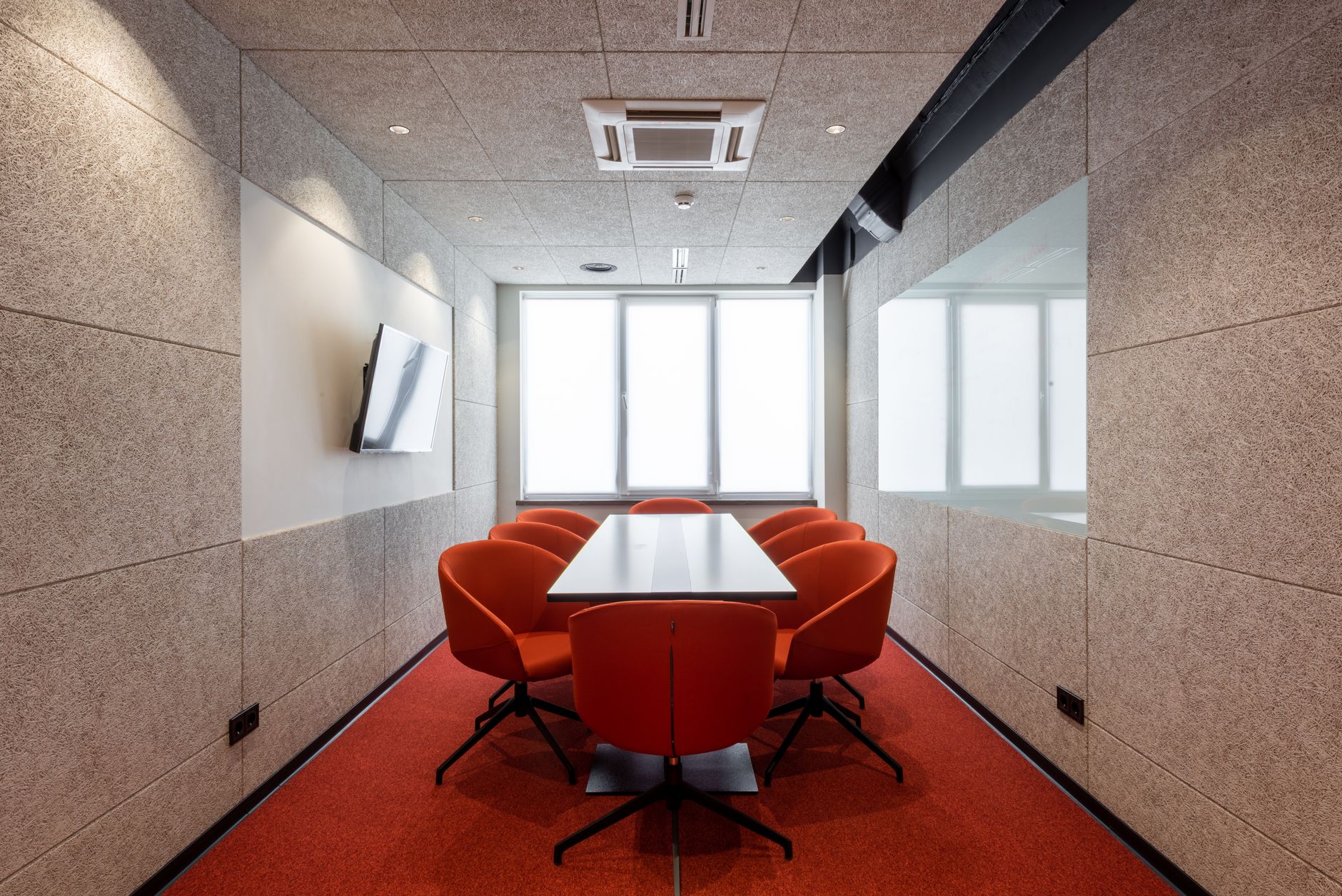 Gérer et réserver les salles en cabinet d&rsquo;avocats : confidentialité et affichage à la porte