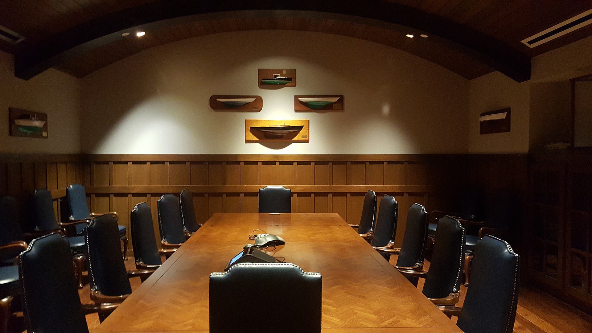 Teams Rooms, Zoom Rooms ou Google Meet : quelle solution de salle choisir ?