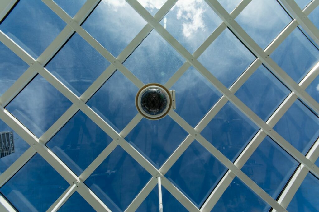 Sécuriser une boutique : vidéosurveillance, contrôle d&rsquo;accès et comptage, quel budget prévoir ?