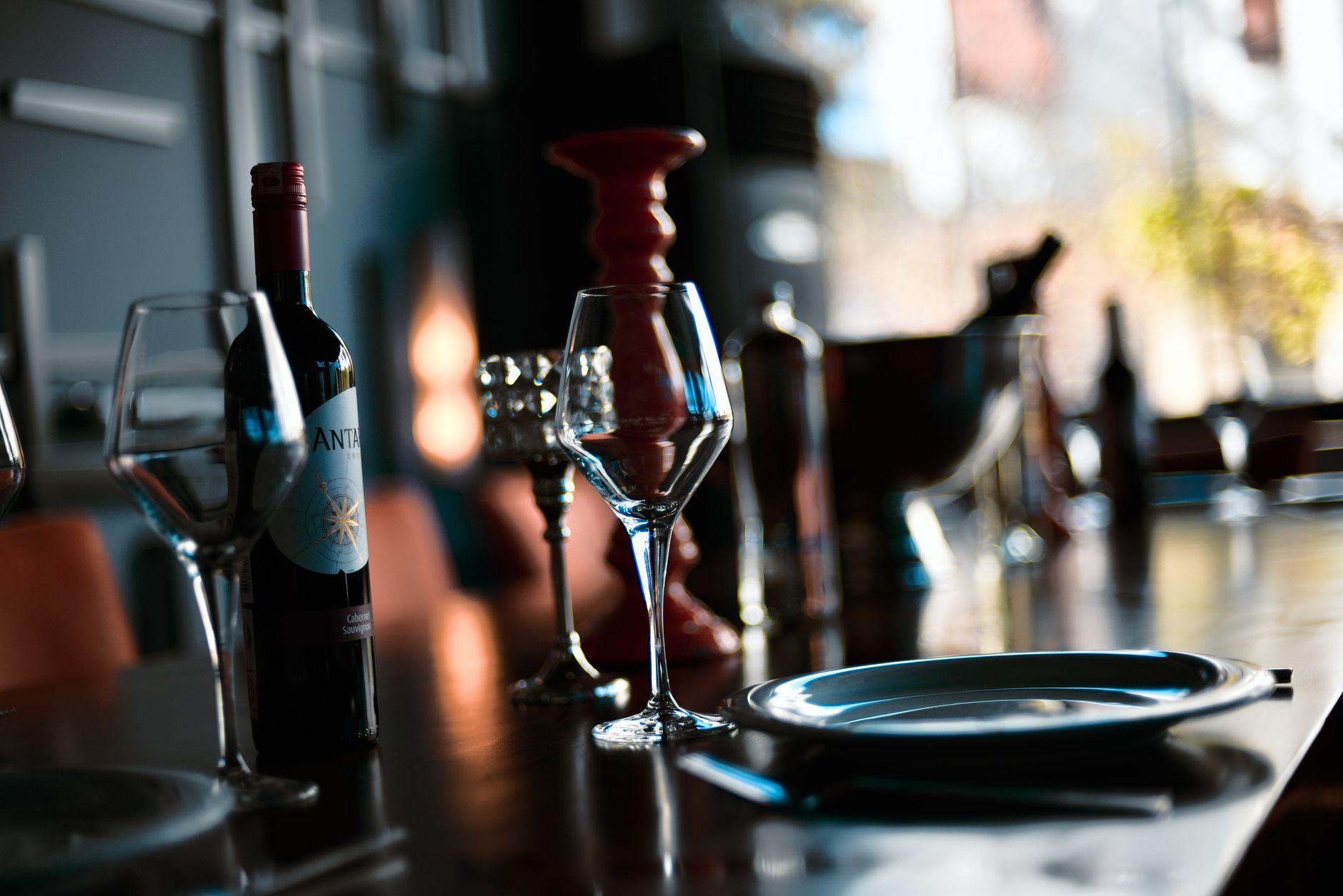 Audiovisuel des restaurants et hôtels à Bordeaux : sonorisation par zones, affichage et wifi client