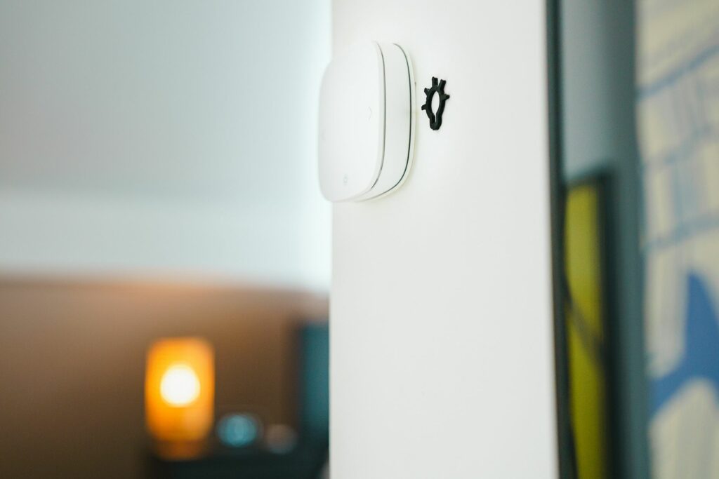 Installer un WiFi dans un bâtiment ancien ou classé : les contraintes du patrimoine